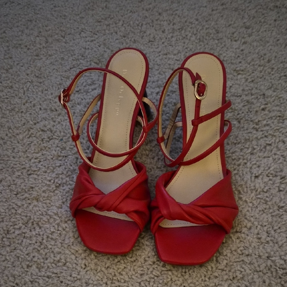 Dee Ocleppo Red Knotted Heels - Picture 5 of 8